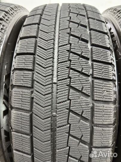 Bridgestone Blizzak VRX 215/60 R17 96Q