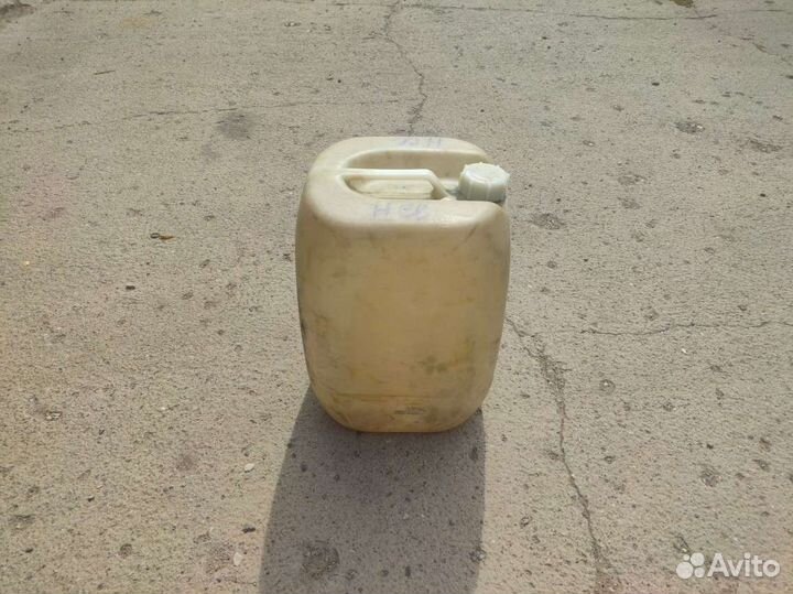 Пластмассовая канистра