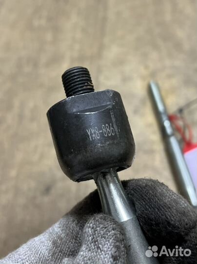 Рулевая тяга / Toyota Avensis ACM20 CLM20