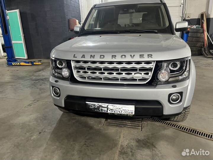 Решетка радиатора Land Rover Discovery 4 2009-2016