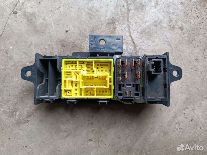 Блок регулировки зеркал Nissan Tiida