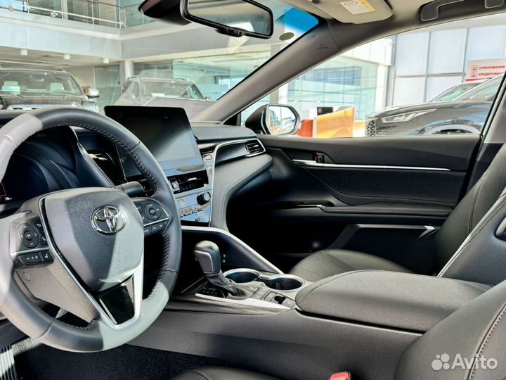 Toyota Camry 2.5 AT, 2023