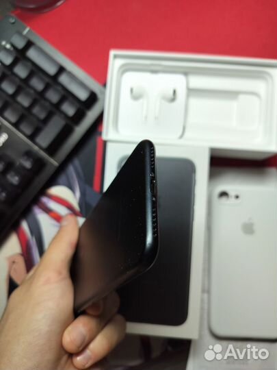 Телефон iPhone 7