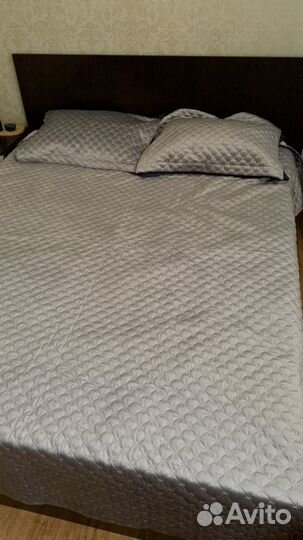 Покрывало на кровать новое