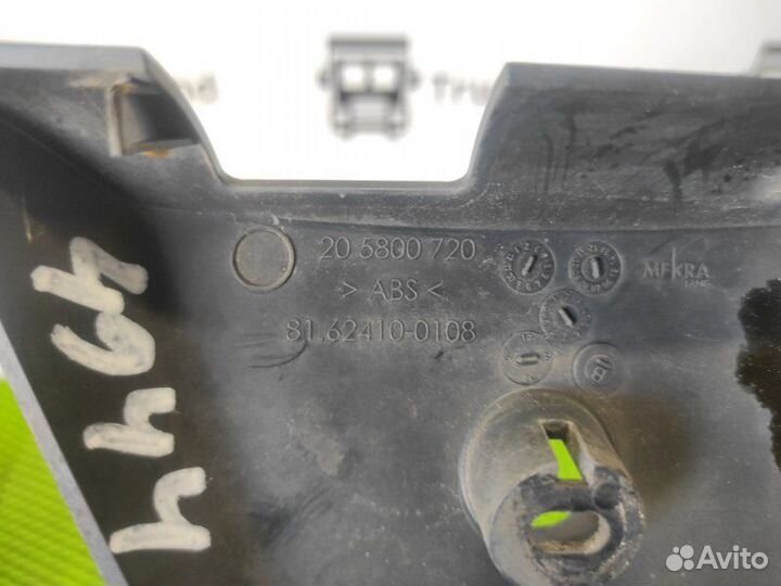 Накладка верхней дверной петли правая Man Tgx 2012