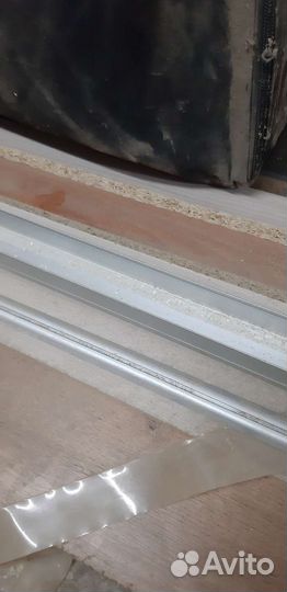 Рельс для двери купе