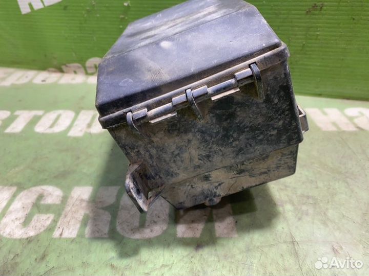 Блок предохранителей под капот Ford Focus cdda