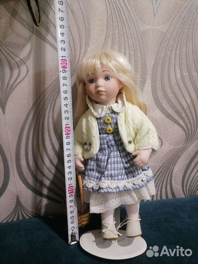 Кукла фарфоровая коллекционная