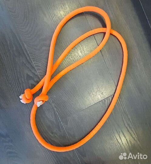 Гимнастические кольца,мяч и скакалка