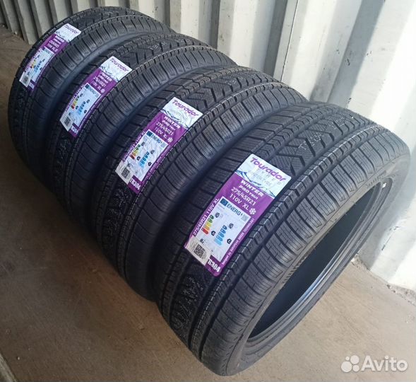 Tourador Winter Pro TSU1 275/45 R21 и 315/40 R21 108V