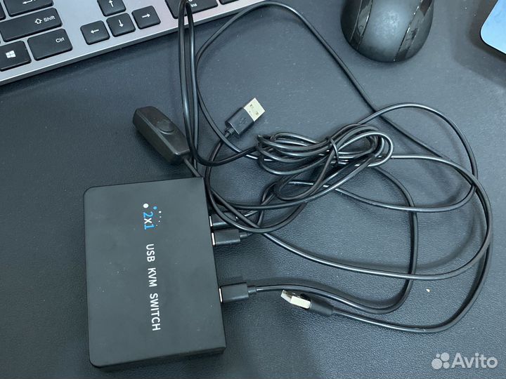 USB KVM switch (переключатель мониторов)