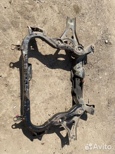 Подрамник Ford Mondeo 2