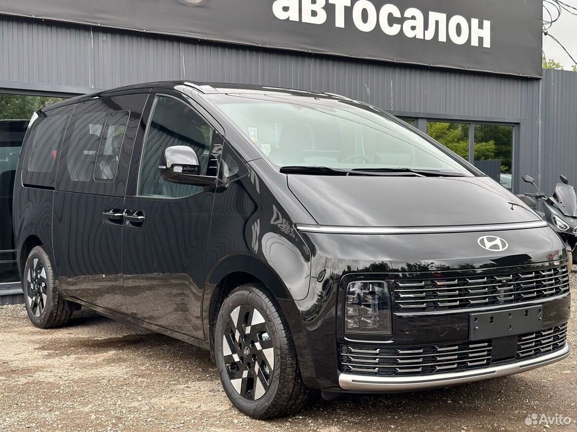 Hyundai Staria 1.6 AT, 2026, 15 км