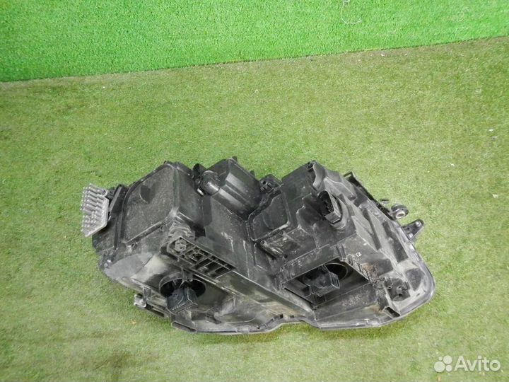 Фара левая Volkswagen Tiguan