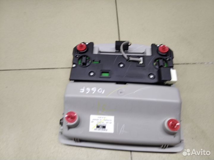 Плафон салонный Hi Lux 2015