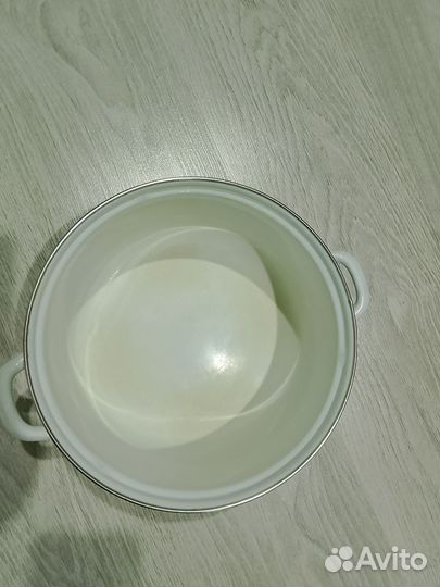 Кастрюля эмалированная