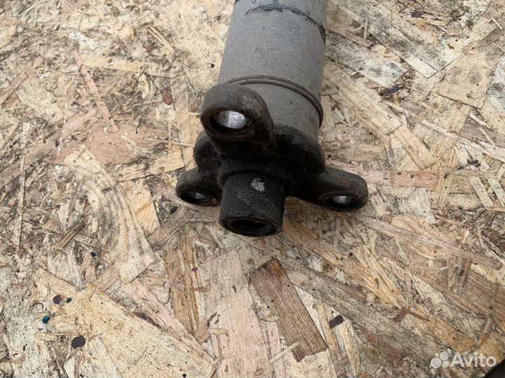 Карданный вал Mercedes-Benz E-Class W124 M104