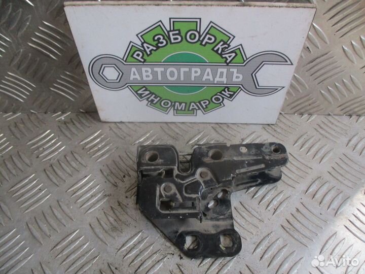 Замок капота Audi A4 B6