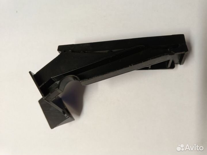 Кронштейн переднего бампера правый chery tiggo 2