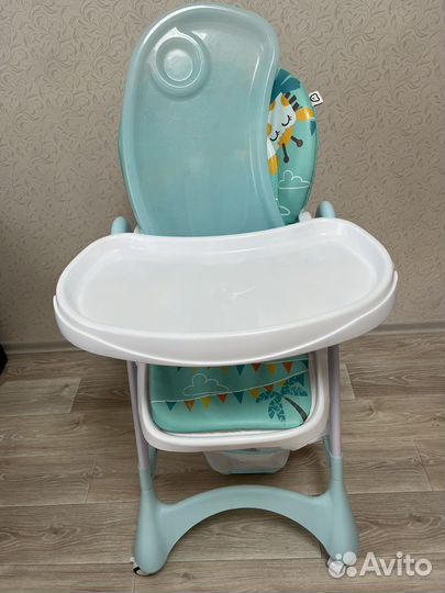 Стул для кормления на колесах