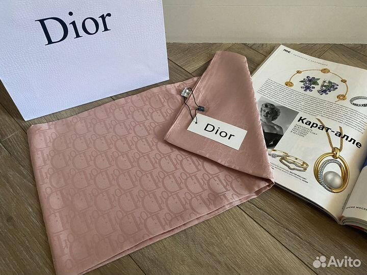 Женский шелковый платок Dior