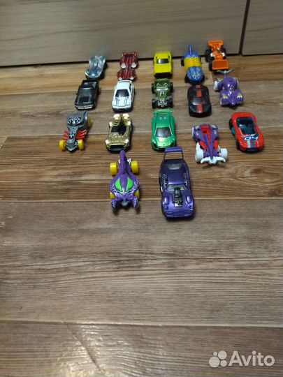Машинки Hot wheels