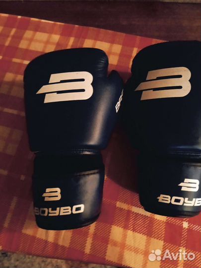 Боксерские перчатки