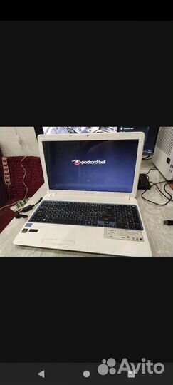 Белый Packard bell
