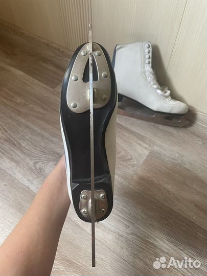 Коньки фигурные