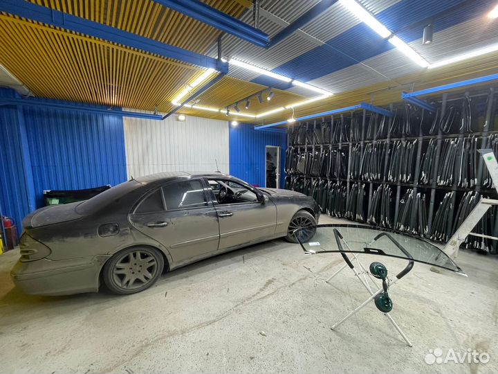 Лобовое стекло Мерседес 211 w211