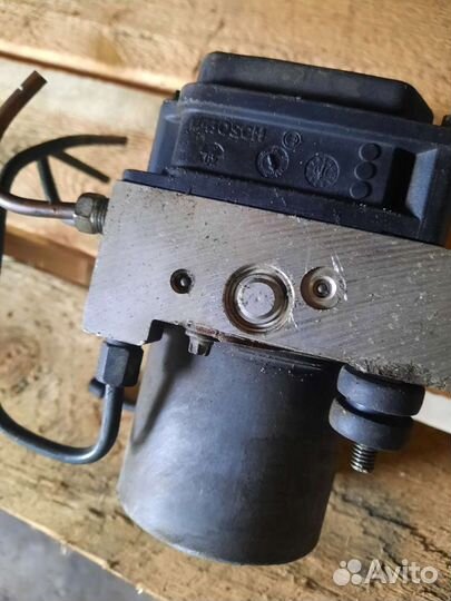 Блок ABS Nissan Np300 2.5 YD25 2013