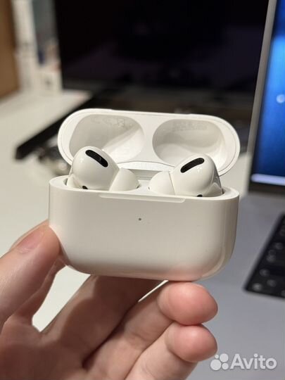 Наушники Apple AirPods Pro 1 поколения