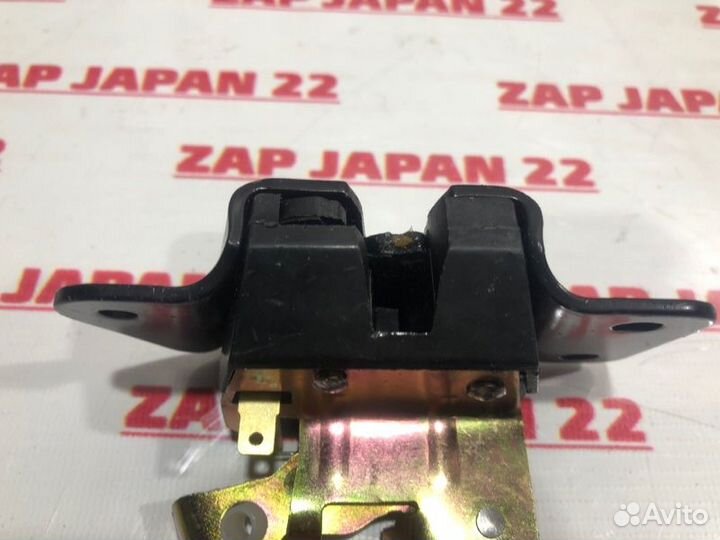 Замок двери багажника Mitsubishi