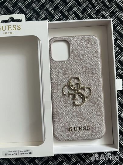 Чехол на iPhone 11 guess оригинал