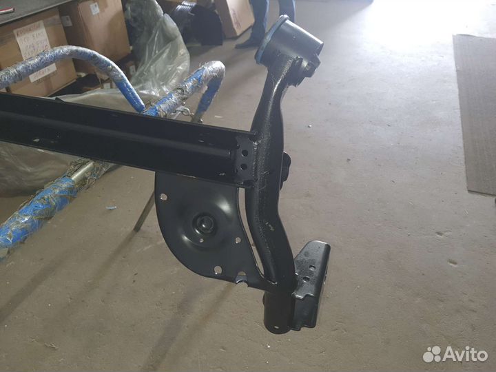 Балка задняя Logan 04- 555114695R