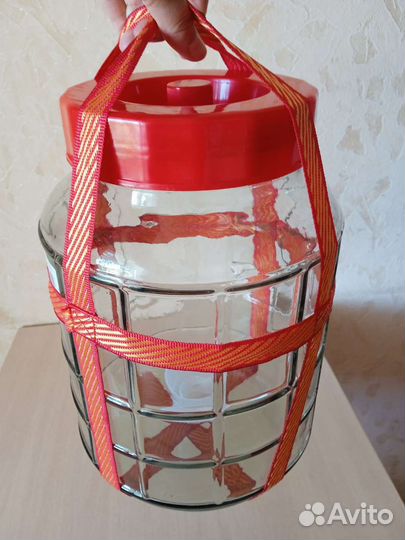 Банка с гидрозатвором