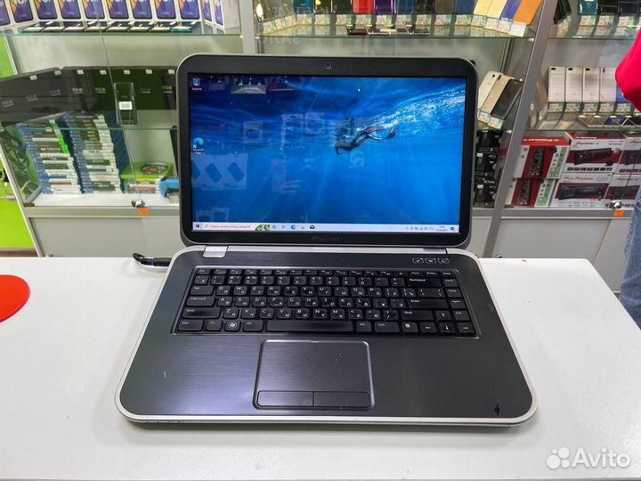 Ноутбук Dell i3/8/240SSD