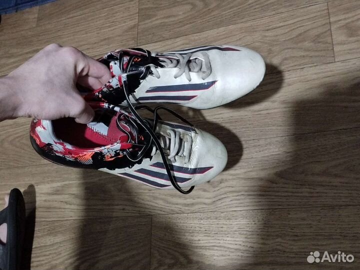 Футбольные бутсы