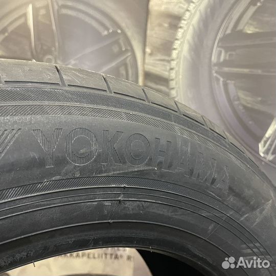 Yokohama BluEarth-XT AE61A 225/60 R16 98V