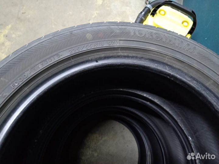 Yokohama AVS Decibel V500 225/55 R18