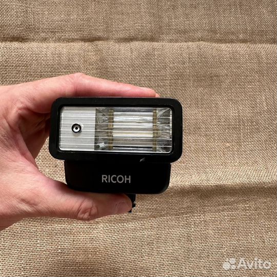 Вспышка Ricoh XR Speedlite 240