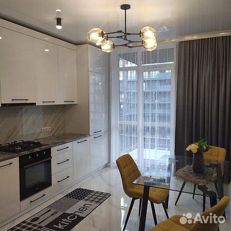 Кухонный гарнитур на заказ в современном стиле