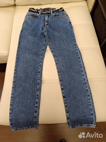 Фирменные джинсы для мальчика-подростка