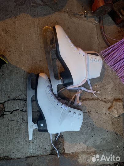 Коньки фигурные