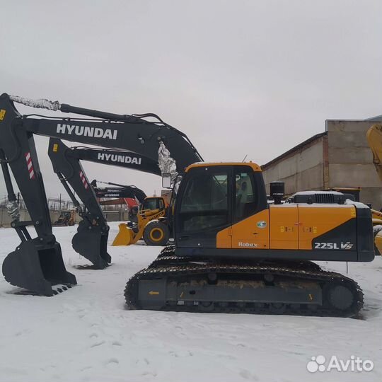 Гусеничный экскаватор Hyundai R225LVS, 2023