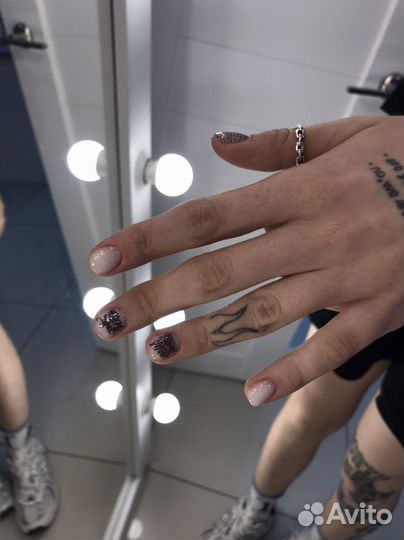 Маникюр гель лак левый берег