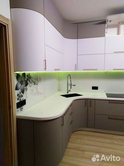 Кухонный гарнитур с подсветкой. Рассрочка