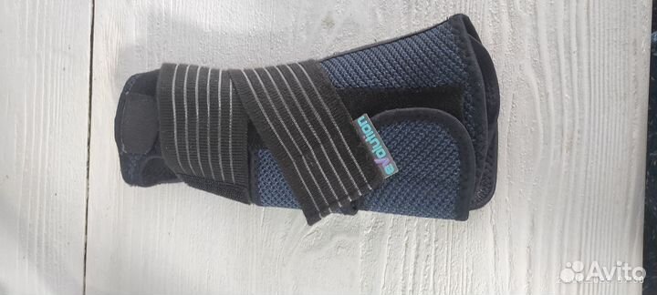 Ортез на лучезапястный сустав левый