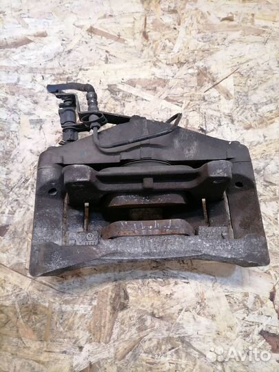 Тормозной суппорт передний правый Audi A4 B7