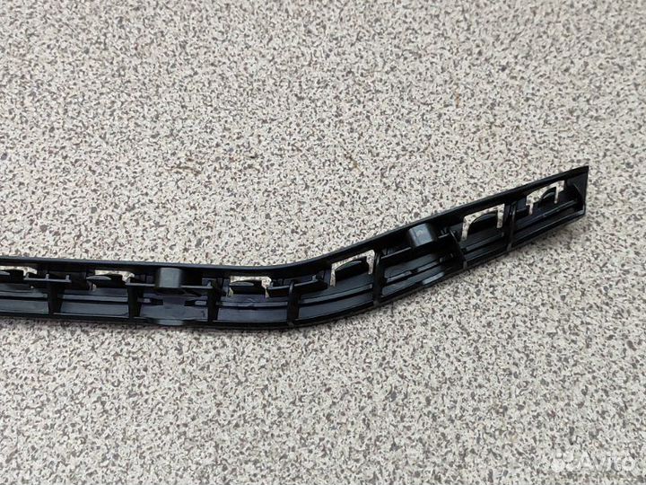 Кронштейн бампера задний левый Mercedes-Benz